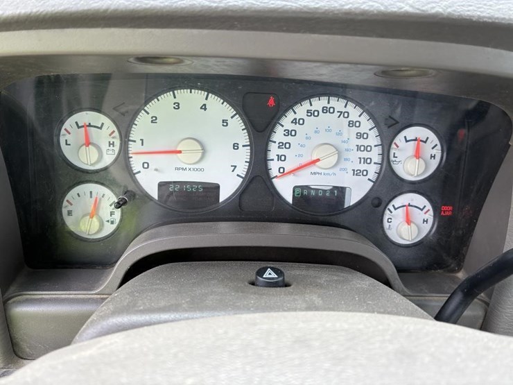 2005-dodge-ram-2500-image-15