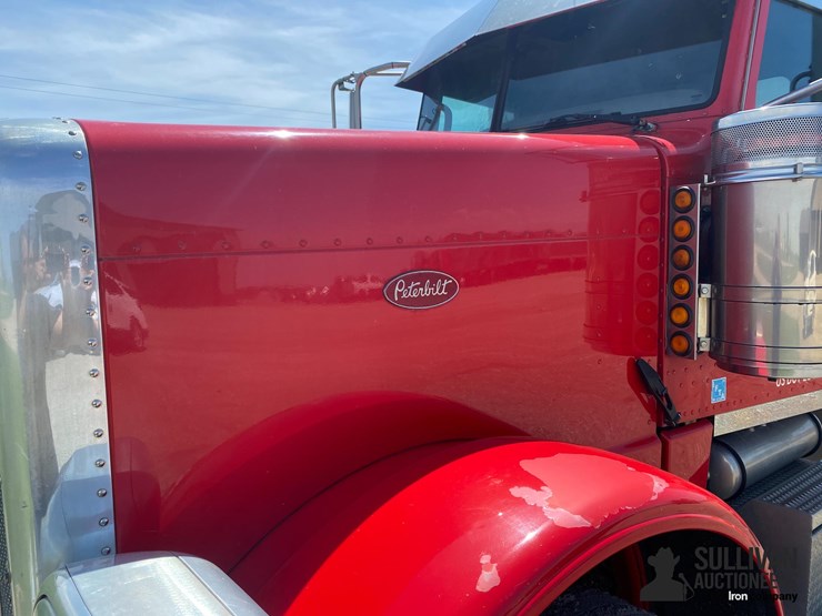 2014-peterbilt-388-image-10