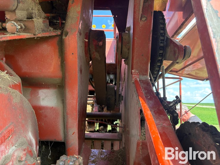 hesston-4700-image-16