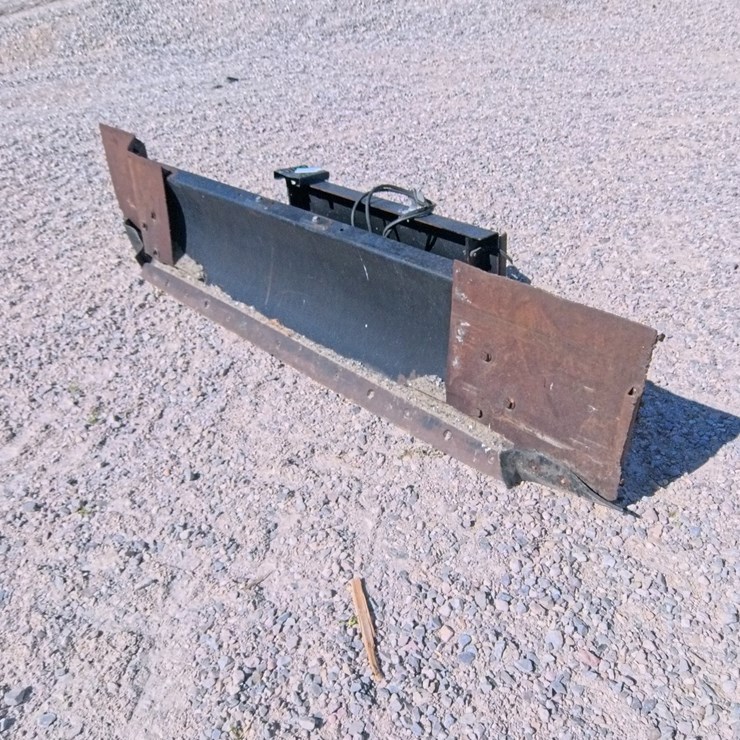 #2038 • CAT 177-1990 84 Inch Skid Steer Mount Front Blade