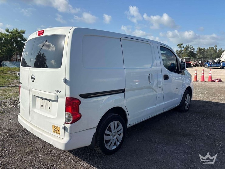 2016-nissan-nv200-image-3