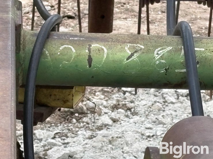 john-deere-230-image-12