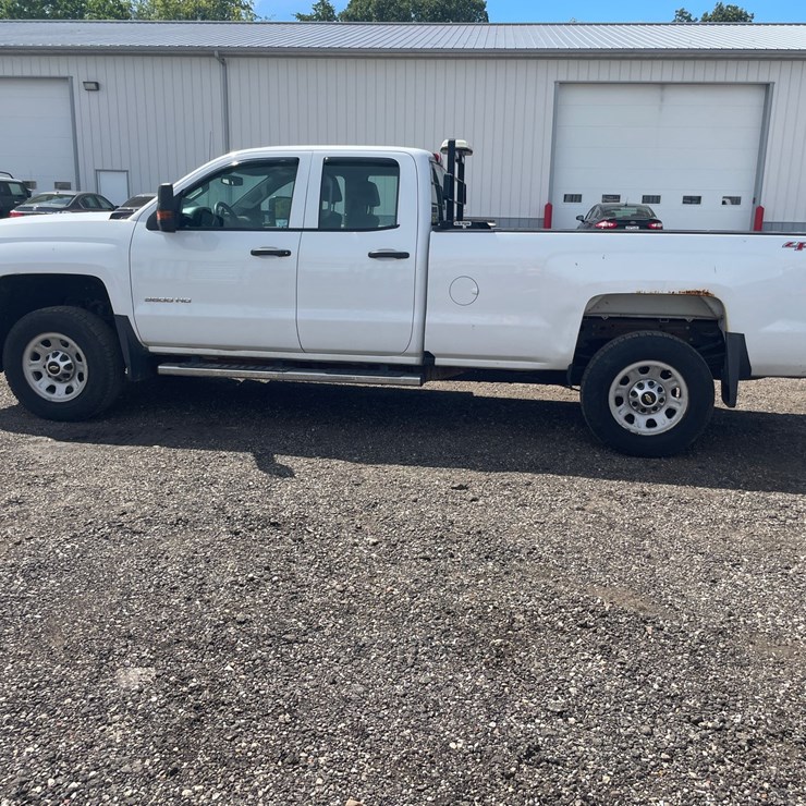 2017 CHEVROLET 3500HD