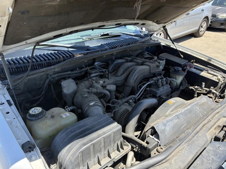 2005-ford-explorer-image-5