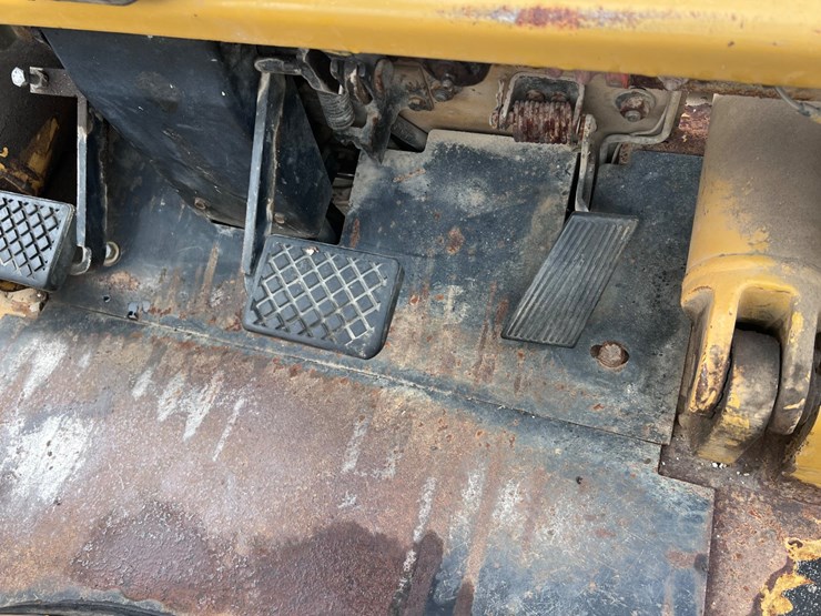 #2028-•-forklift-image-19