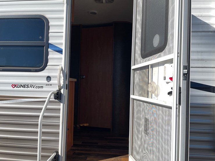 #2859-•-2016-shasta-oasis-tandem-axle-camper-(has-wi-title)-image-23