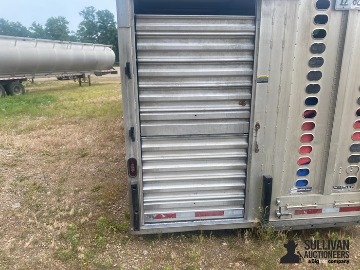 2018-wilson-livestock-trailer-image-18
