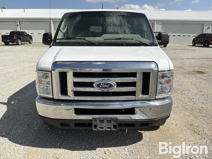 2014-ford-e350-xlt-image-2
