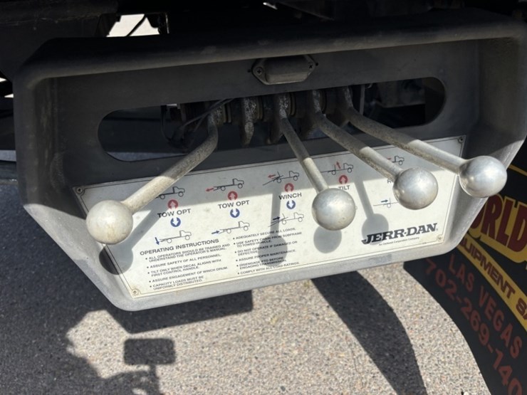 2016-ford-f650-sd-image-17