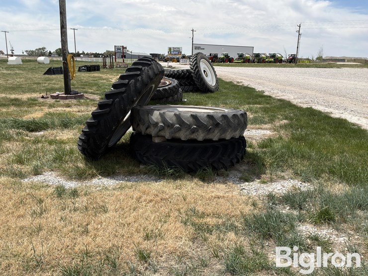 miller-sprayer-wheels-&-380/90r46-tires-image-8