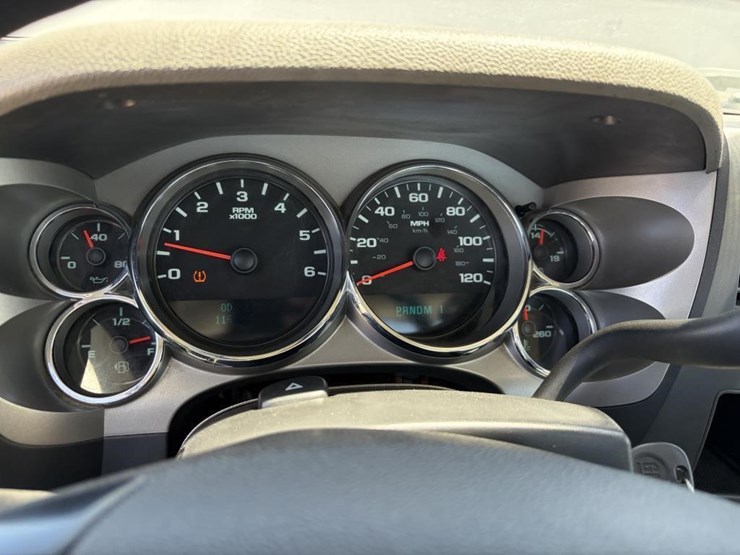 2011-chevrolet-silverado-2500-image-14