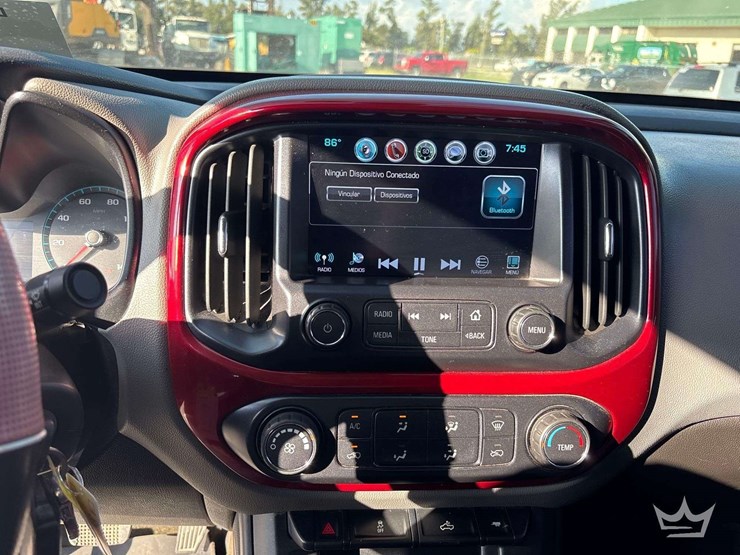 2018-chevrolet-colorado-image-15