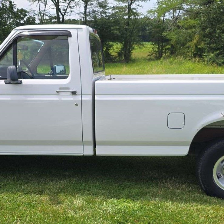 1995 Ford XL Pick Up Truck, 163,830 miles, Radio does not work, Automatic, 6 Cylinder, Bench Seat, VIN- 1FTEF15Y4SNA95208