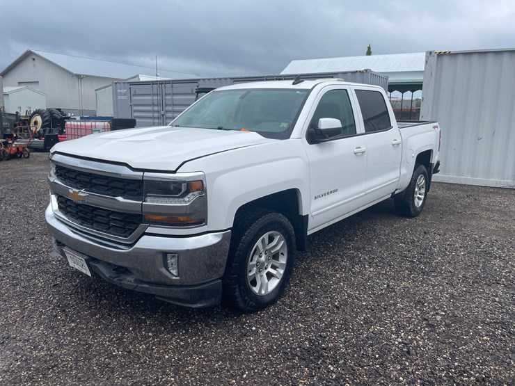 2018-chevrolet-silverado-1500-image-1