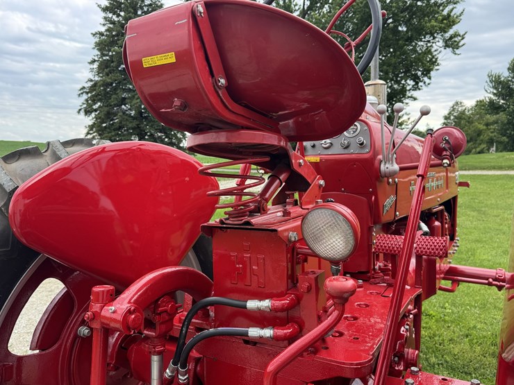 1954-farmall-international-300-image-21