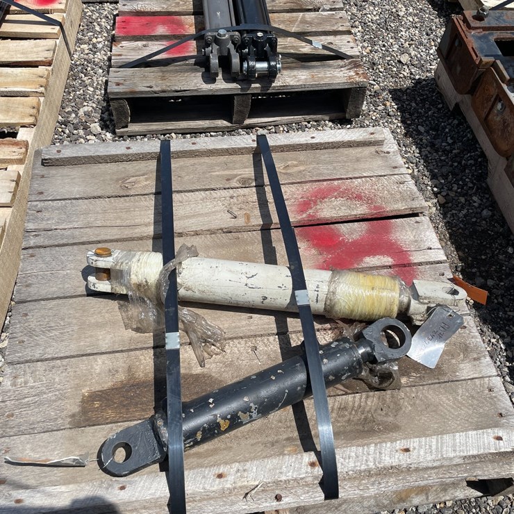 #2769 • Baffle Cylinder and Hydraulic Ram