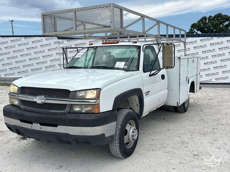 2004-chevrolet-silverado-3500-image-1