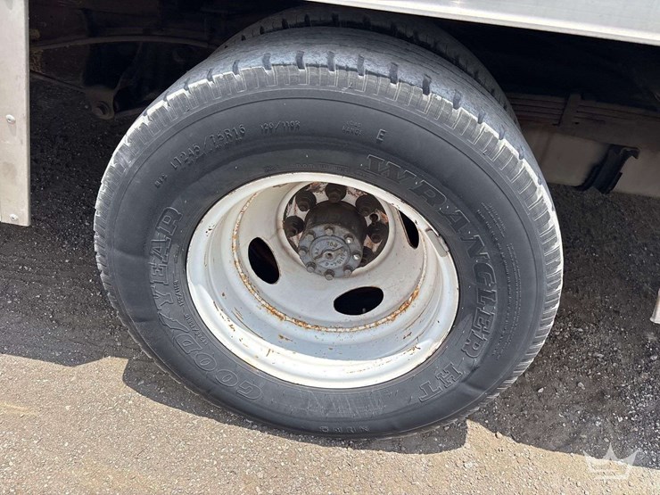 2014-ford-e450-image-20