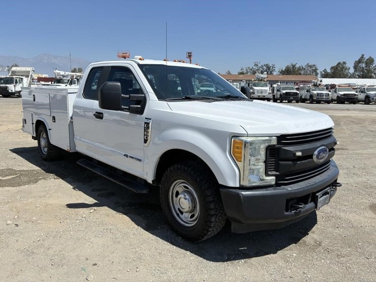 2017-ford-f350-image-2