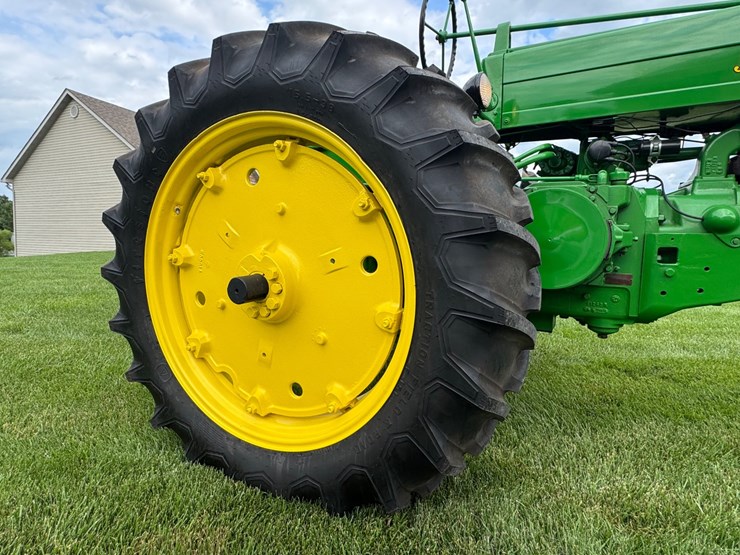 john-deere-70-image-13