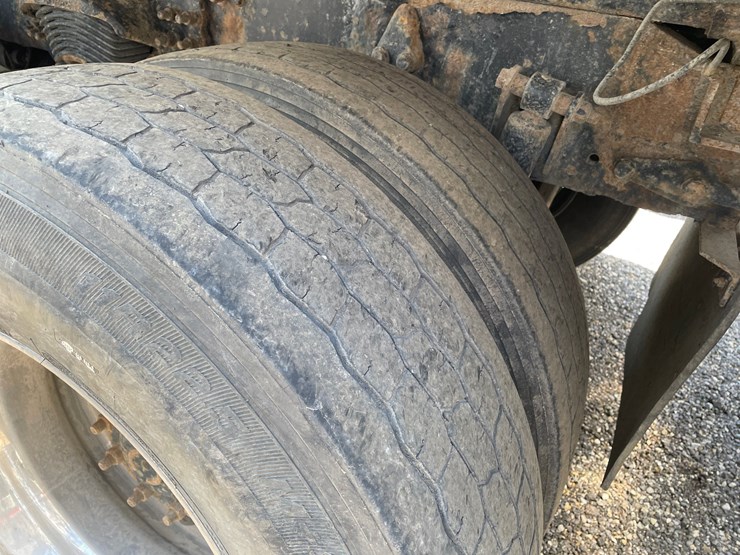#2872-•-2006-freightliner-quad-axle-dump-truck-(title-in-delay)-image-19