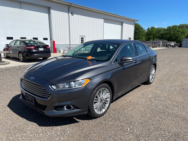 #2789-•-2016-ford-fusion-se-sedan-(has-wi-title)-image-1