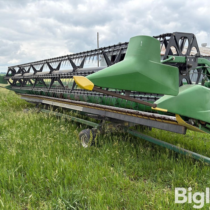 2011 JOHN DEERE 630F