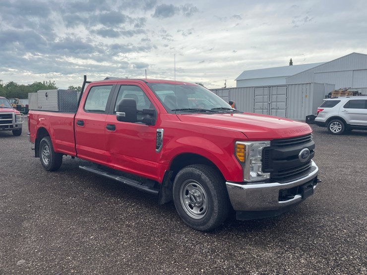 2019-ford-f250-xl-image-3