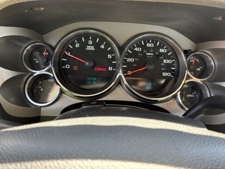 2011-chevrolet-silverado-2500-image-17