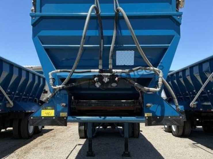 2020-versa-v-bottom-spreader-trailer-image-2