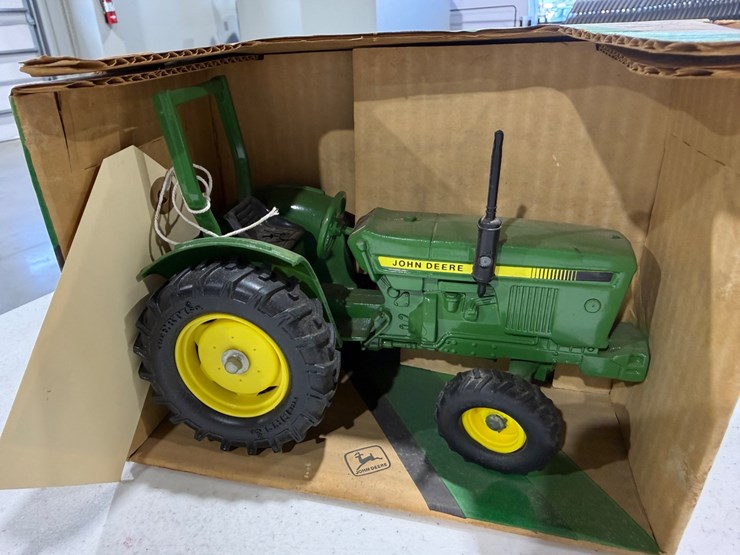 #47269-•-john-deere-utility-tractor-vintage-toy-image-8