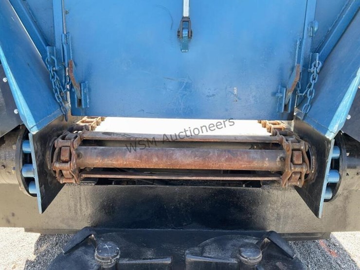 2012-versa-v-bottom-spreader-trailer-image-11