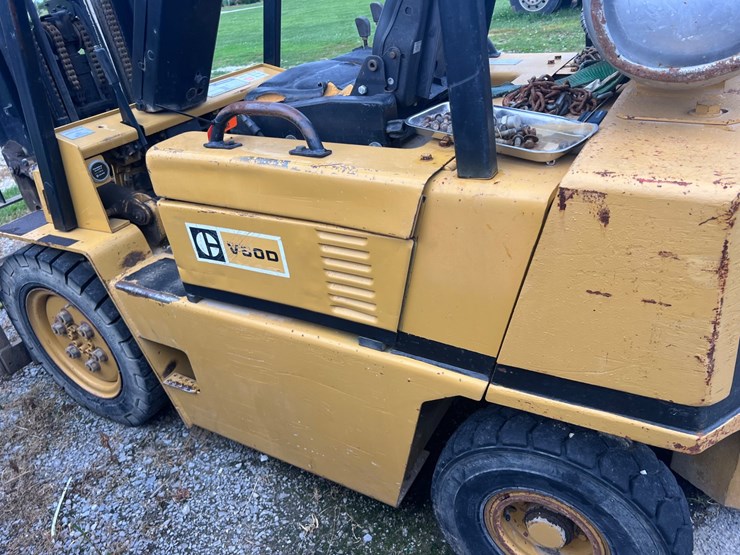 #2028-•-forklift-image-8