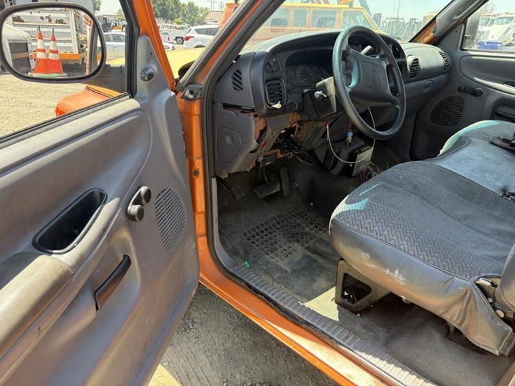 2001-dodge-ram-2500-image-11