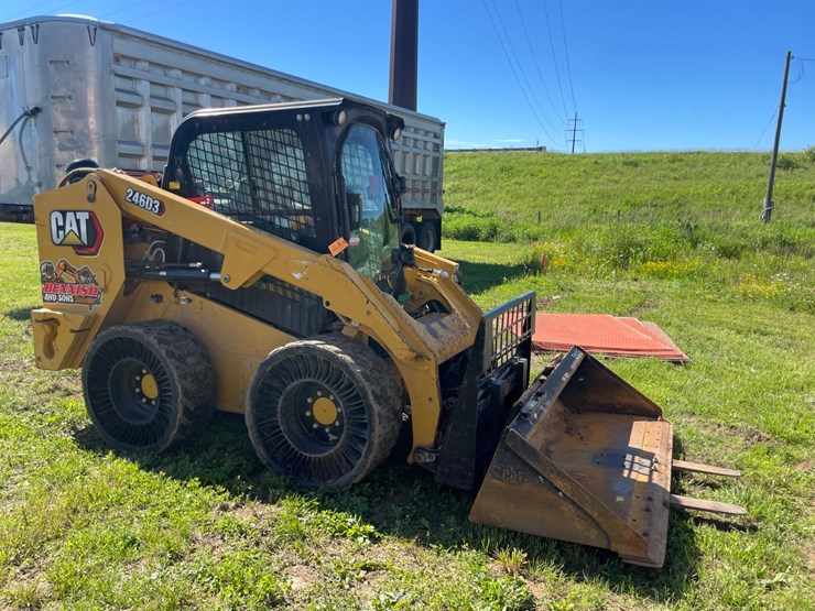 2020-caterpillar-246d3-image-6