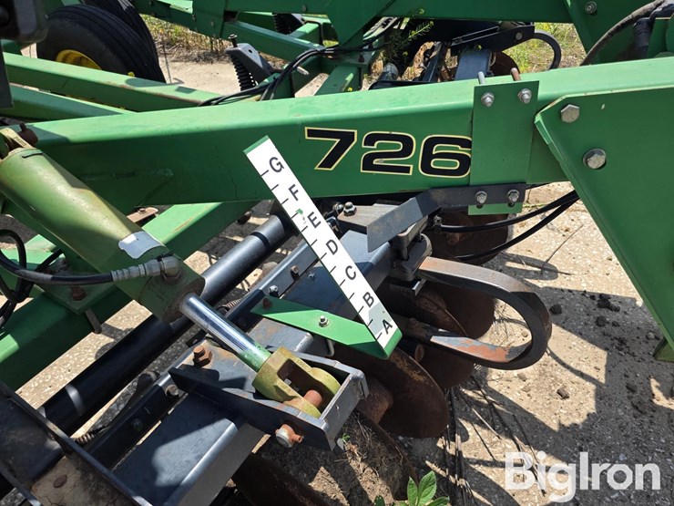john-deere-726-image-15