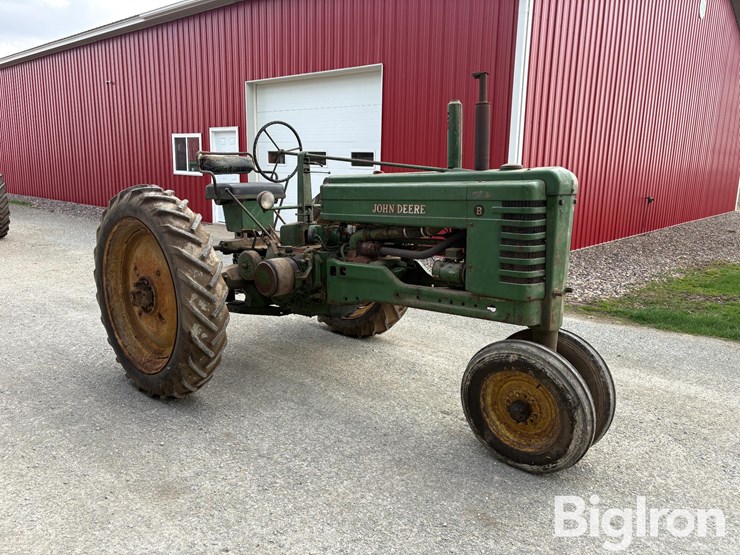 1949-john-deere-b-image-3
