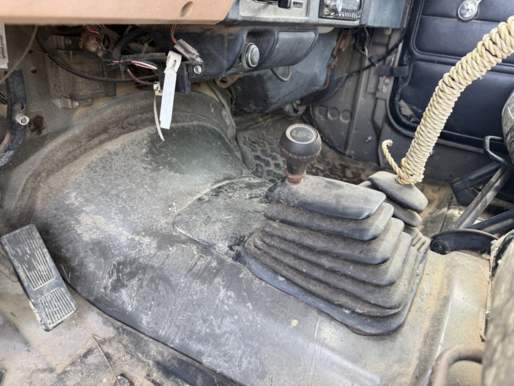 1988-jeep-wrangler-image-38