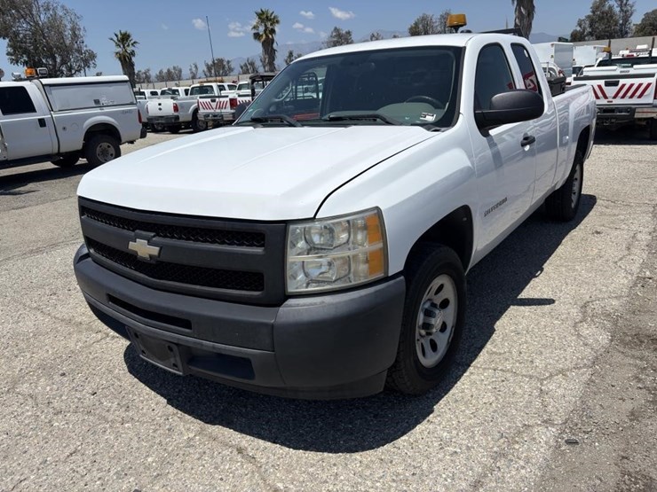 2011-chevrolet-1500-image-1