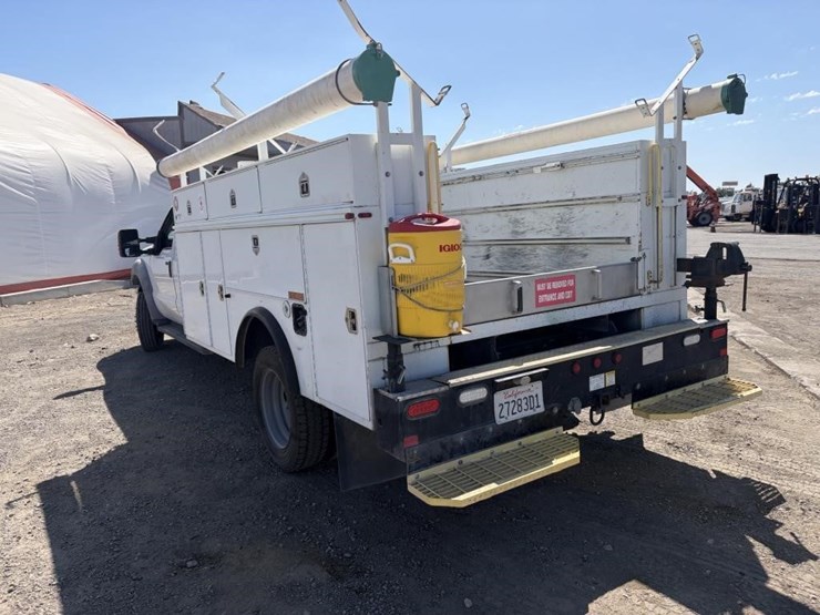 2011-ford-f550-image-4