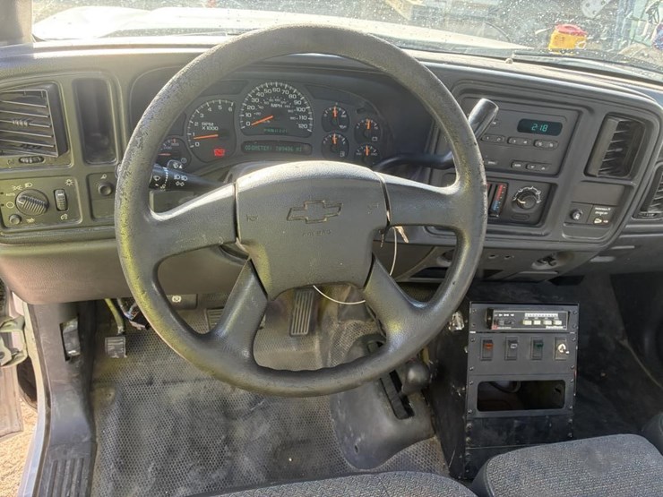 2003-chevrolet-silverado-2500-image-14