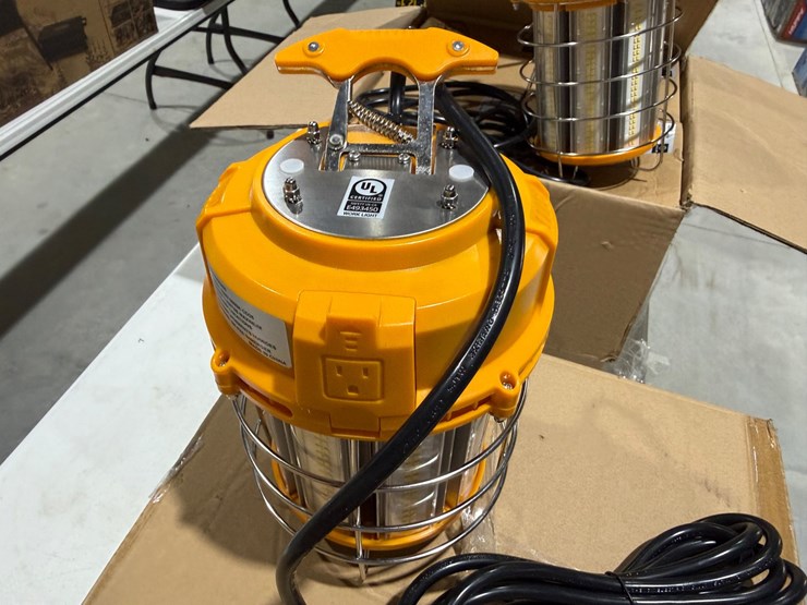 #49780-•-lot-of-(4)-unused-150-watt-360-hanging-lights-image-9