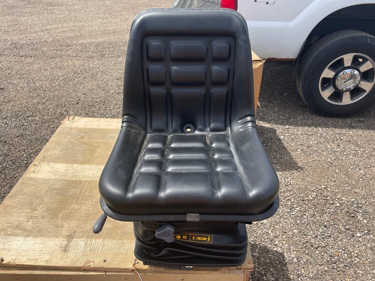 #2778-•-cnh-equipment-seat-image-1