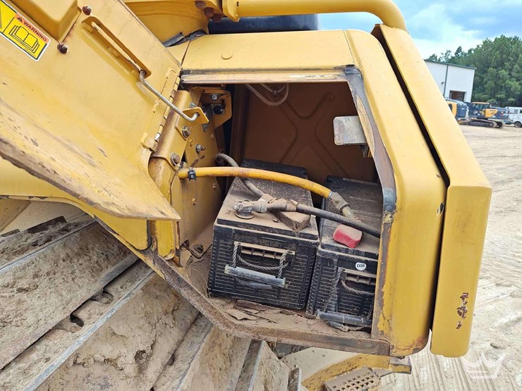 2016-caterpillar-d6h-image-27