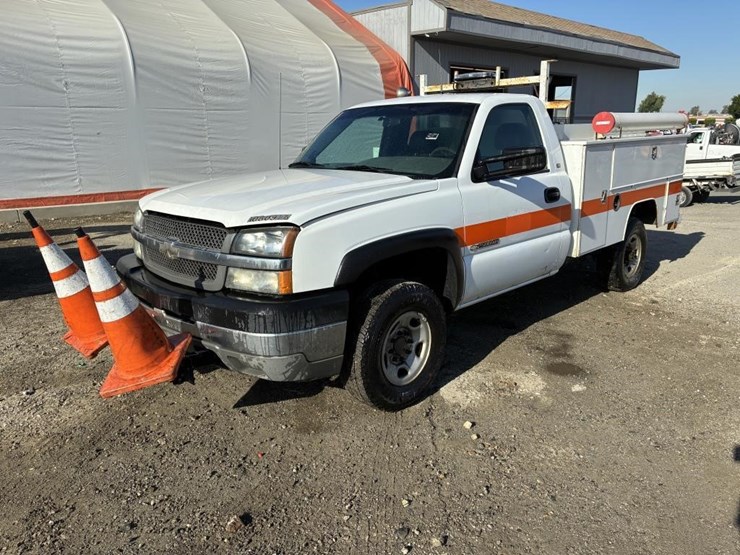 2003-chevrolet-silverado-2500-image-1