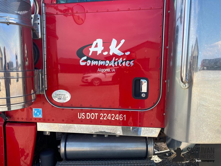 2014-peterbilt-388-image-14