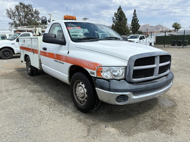 2005-dodge-ram-2500-image-2