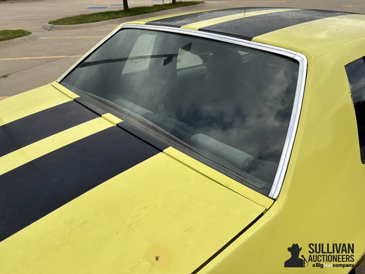 1975-chevrolet-monza-2-door-coupe-image-11