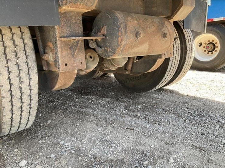 2012-versa-v-bottom-spreader-trailer-image-14