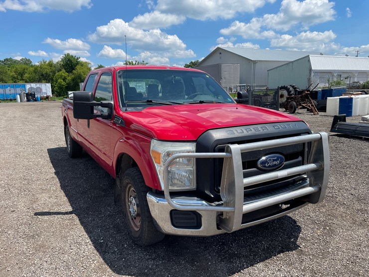 2013-ford-f250-xl-image-3